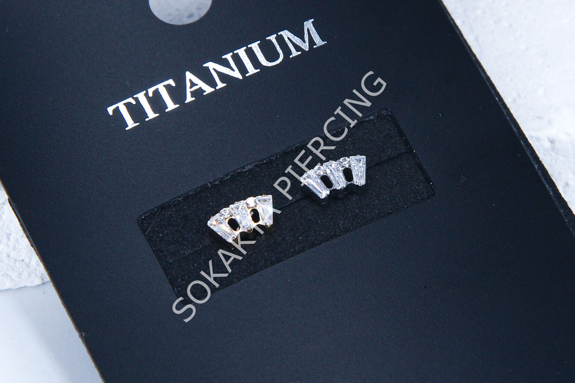 M188 - TITANIUM Silver