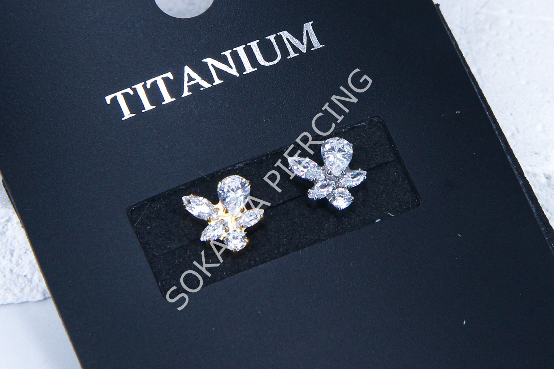 M114 - TITANIUM Gold