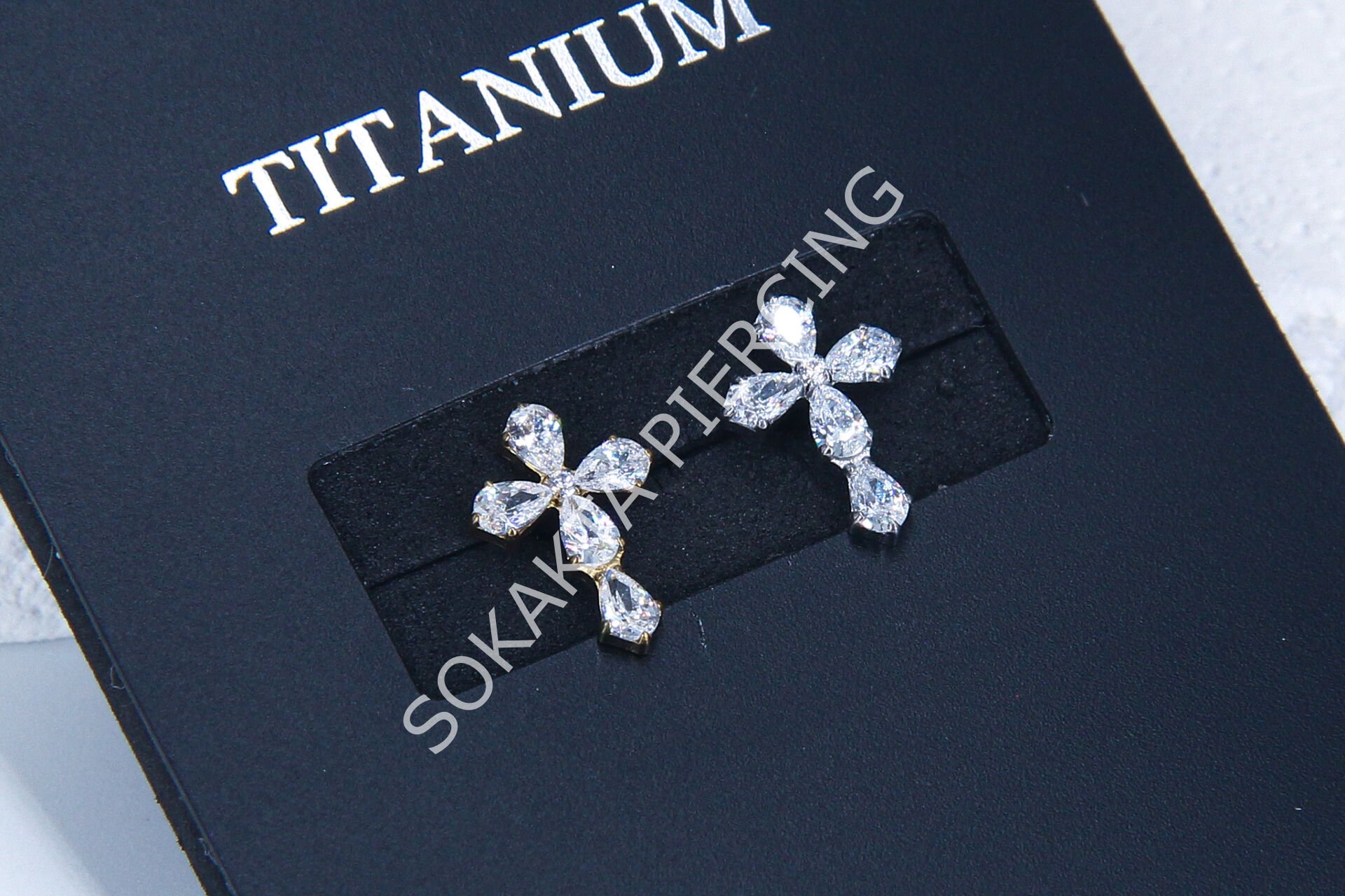 M208 - TITANIUM Silver