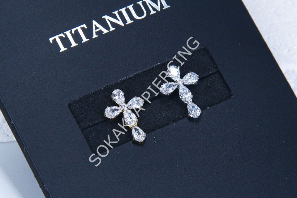 M208 - TITANIUM Silver