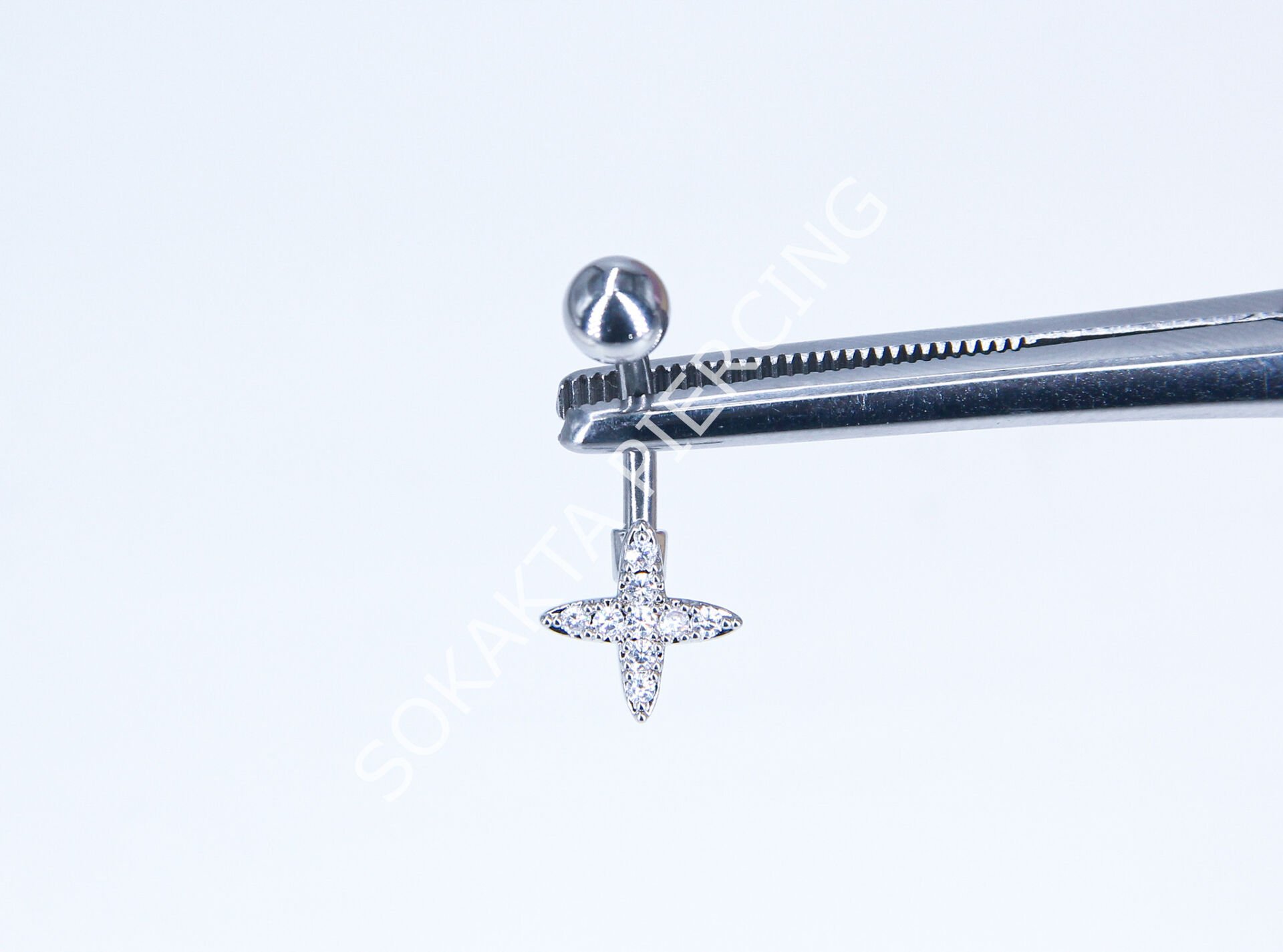 F64 - GÖBEK PİERCİNGİ