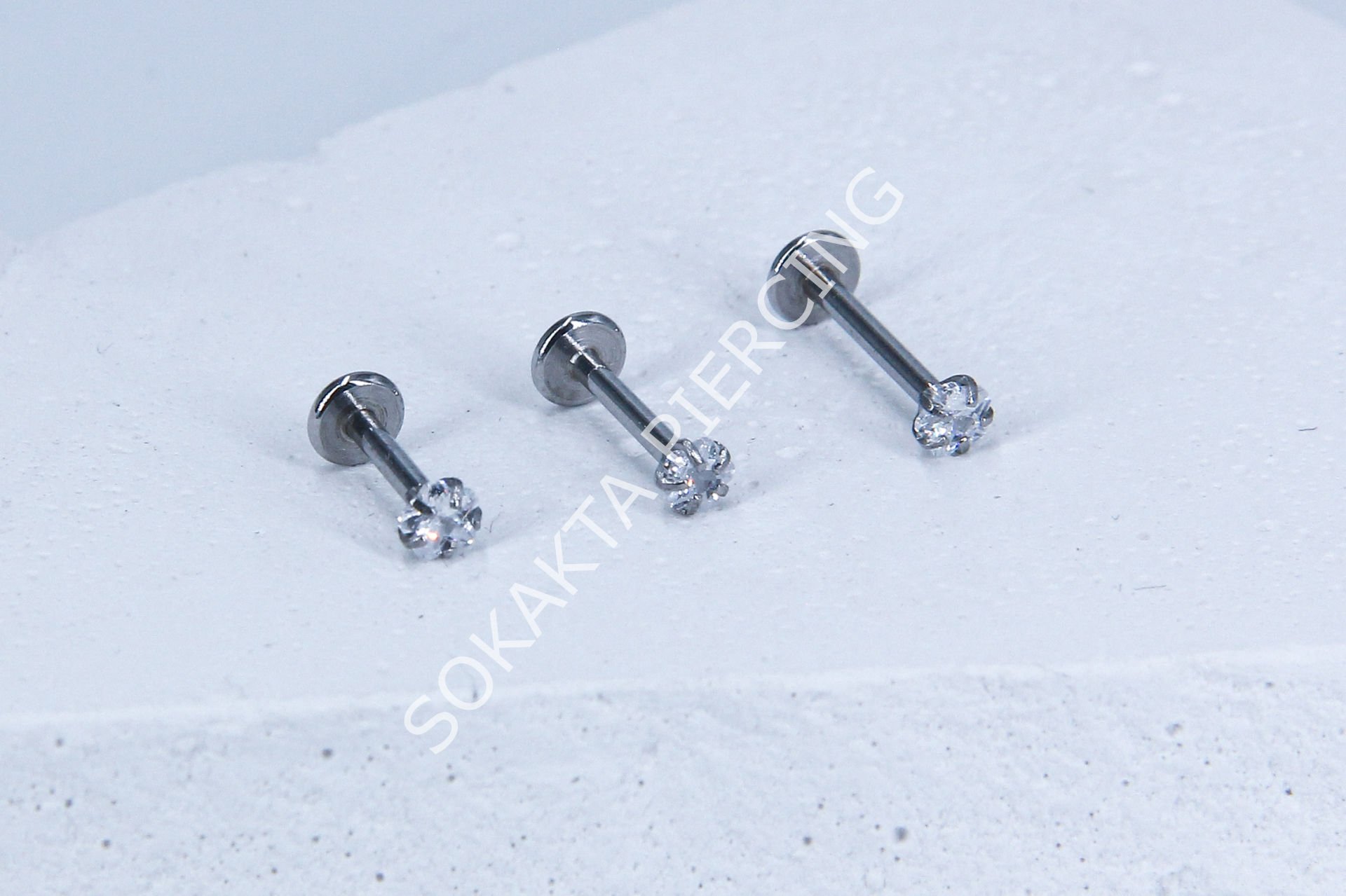 TEK TAŞ ORTA ÇİÇEK PİERCİNG 10 mm