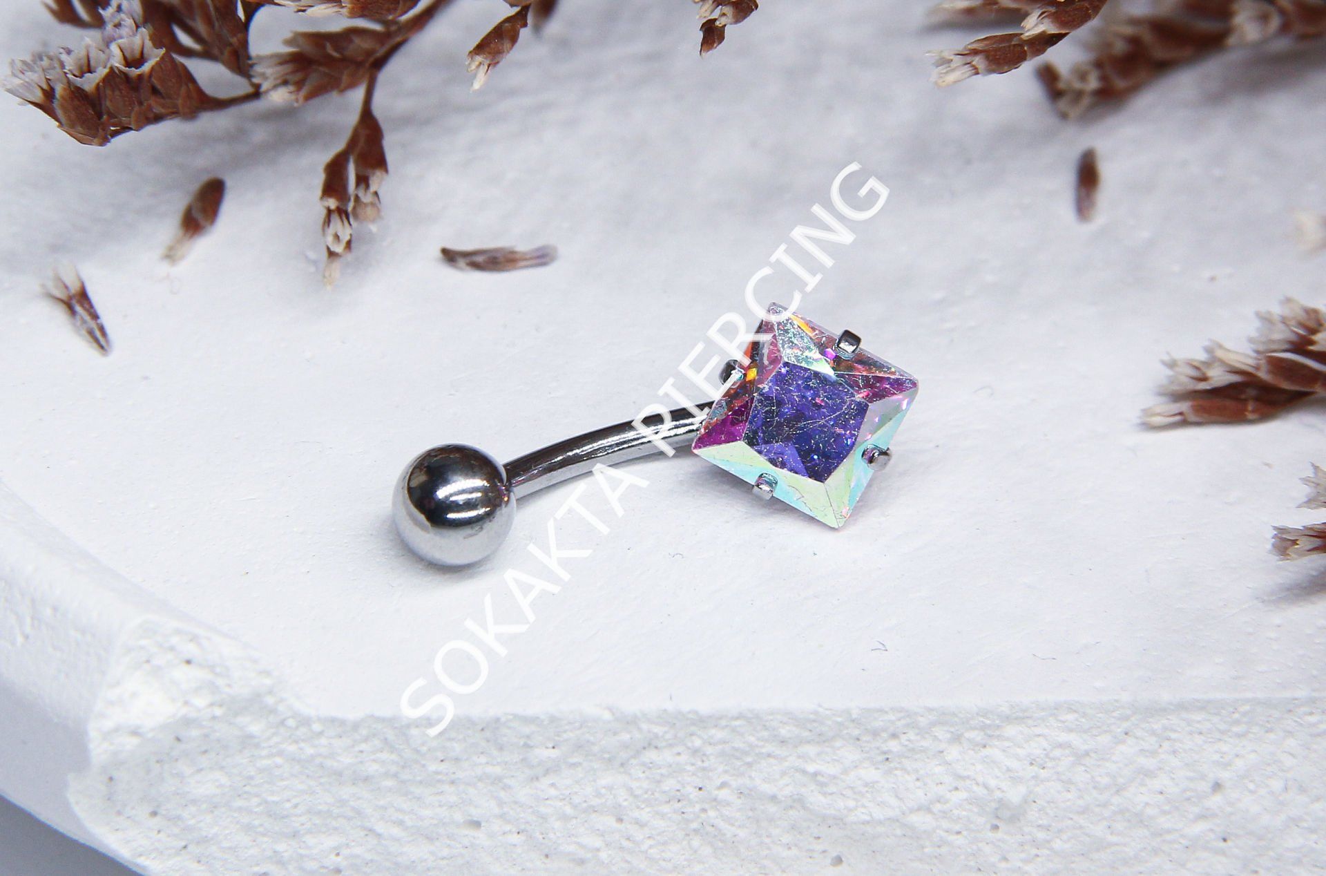 F211 - GÖBEK PİERCİNGİ