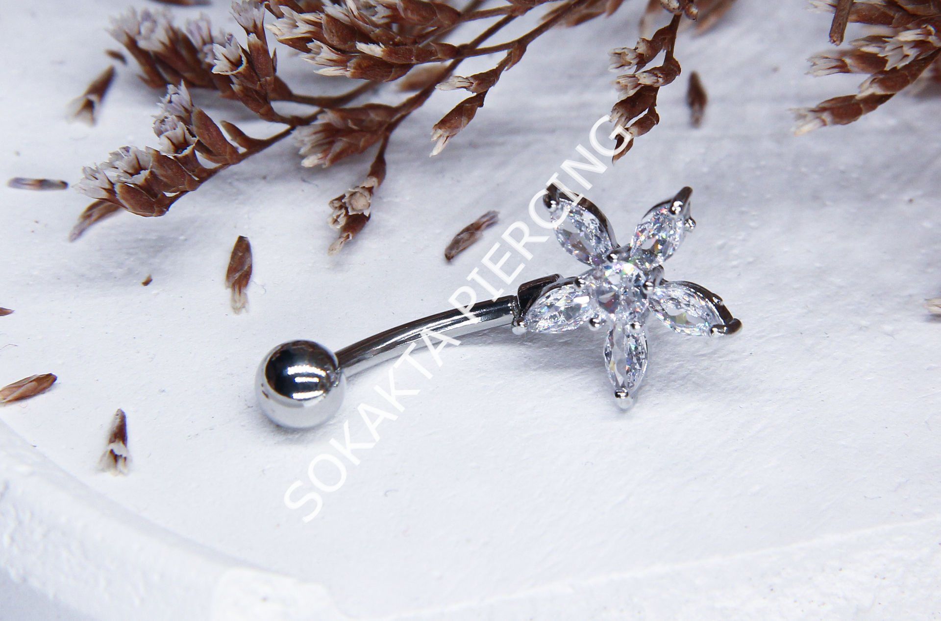 F32 - GÖBEK PİERCİNGİ