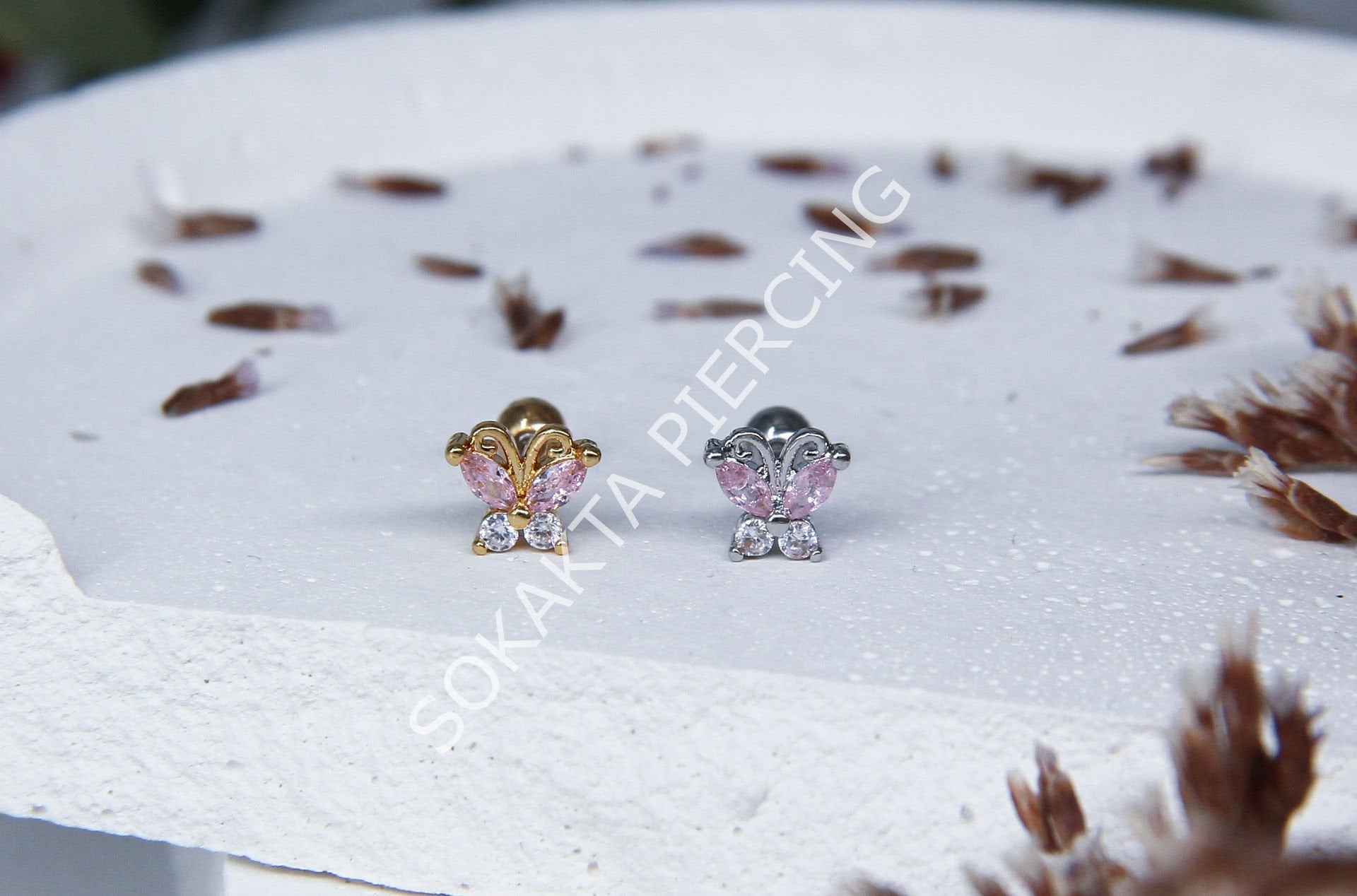 B38 - TRAGUS Silver