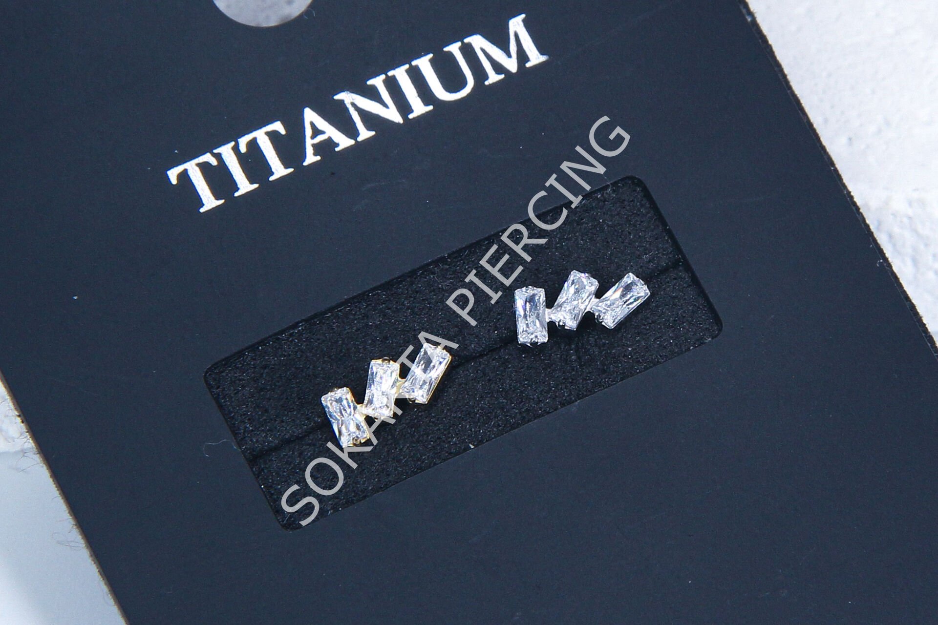 M82 - TITANIUM Silver