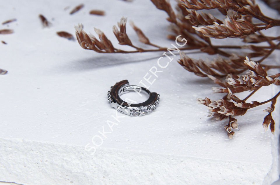 E142 - 6MM TRAGUS HALKA Rose