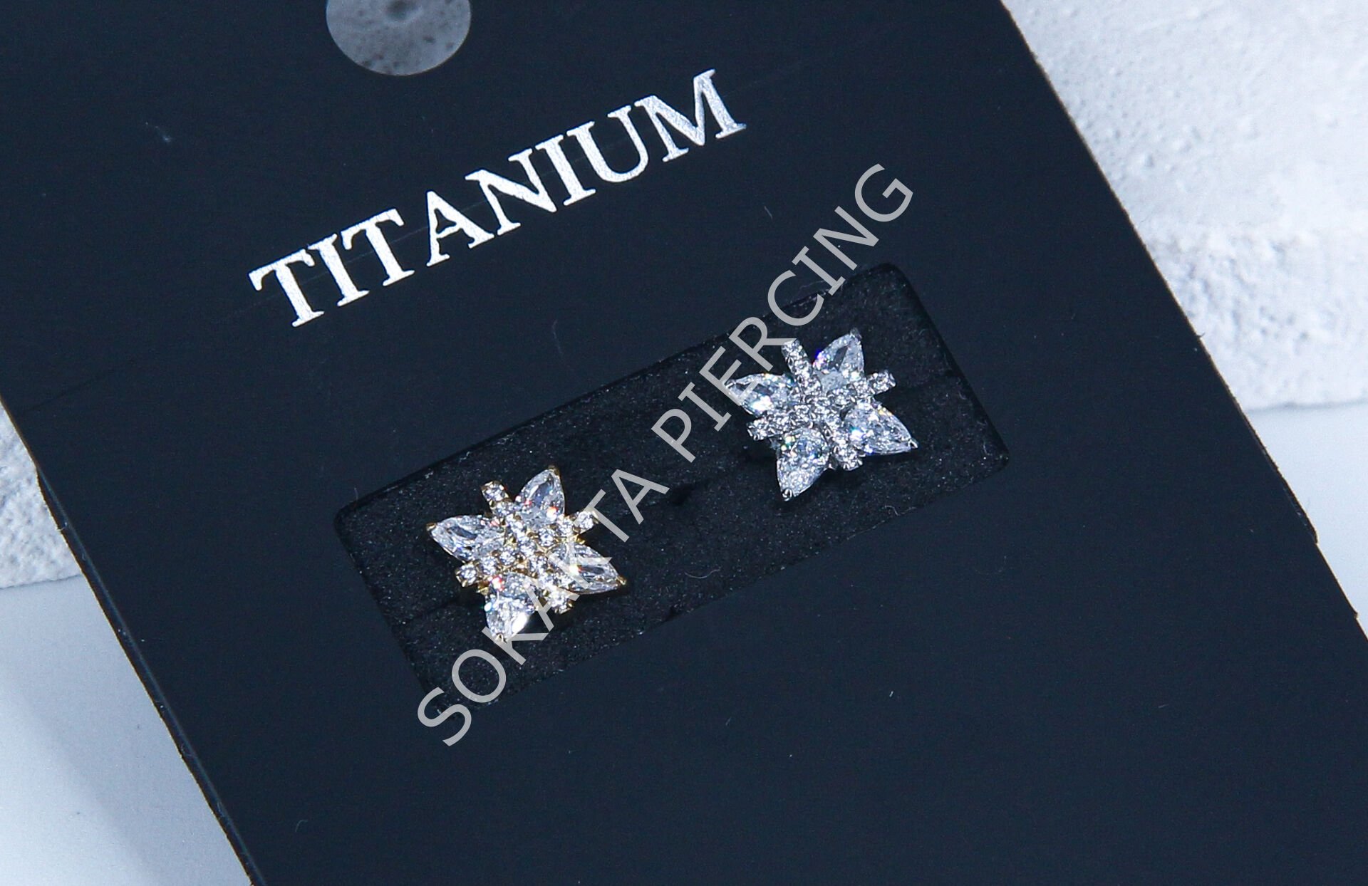 M152 - TITANIUM Silver