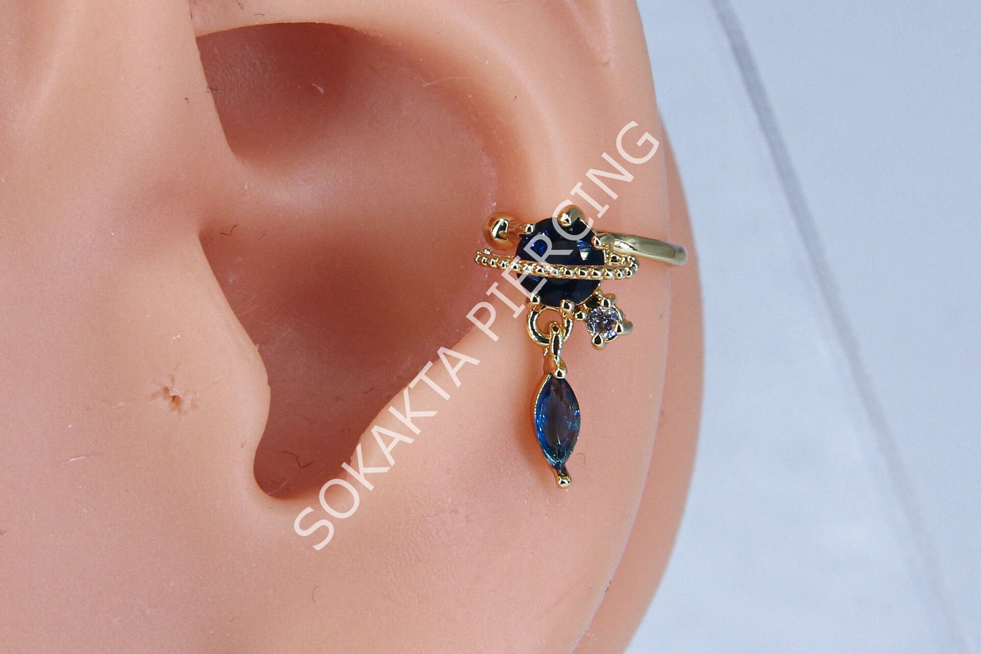 EARCUFF