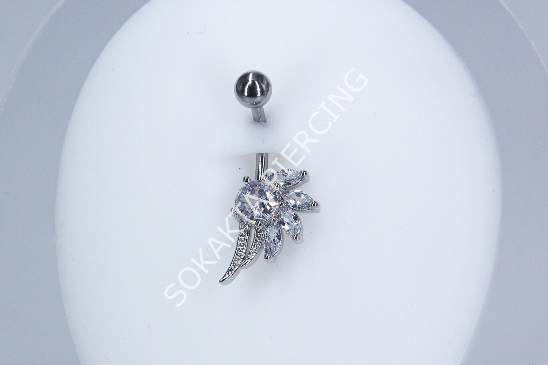 F21 - GÖBEK PİERCİNGİ