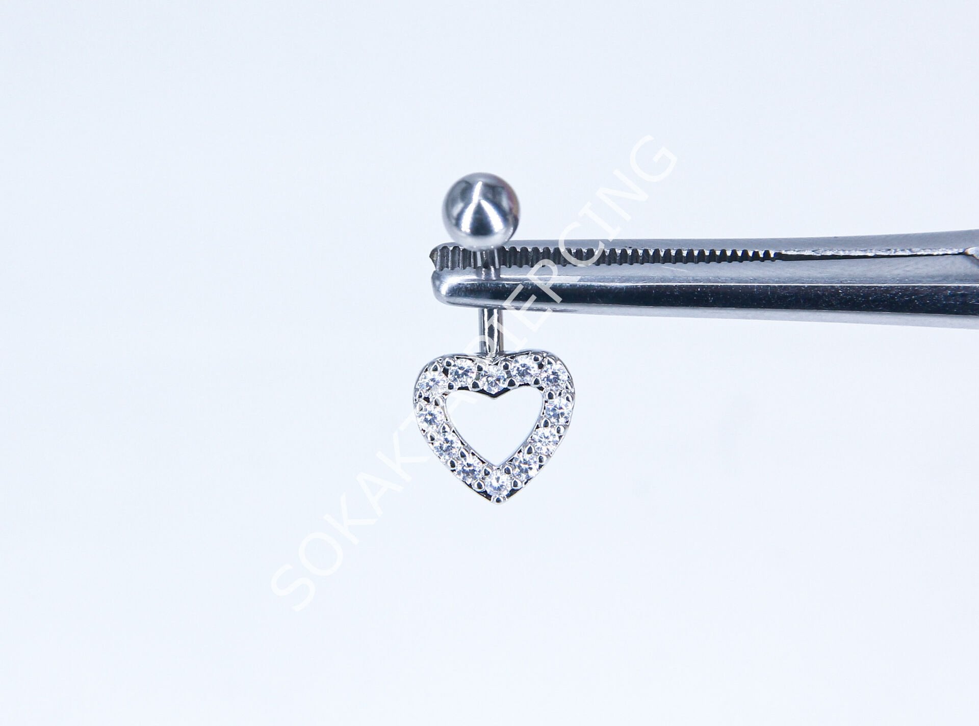 F26 - GÖBEK PİERCİNGİ