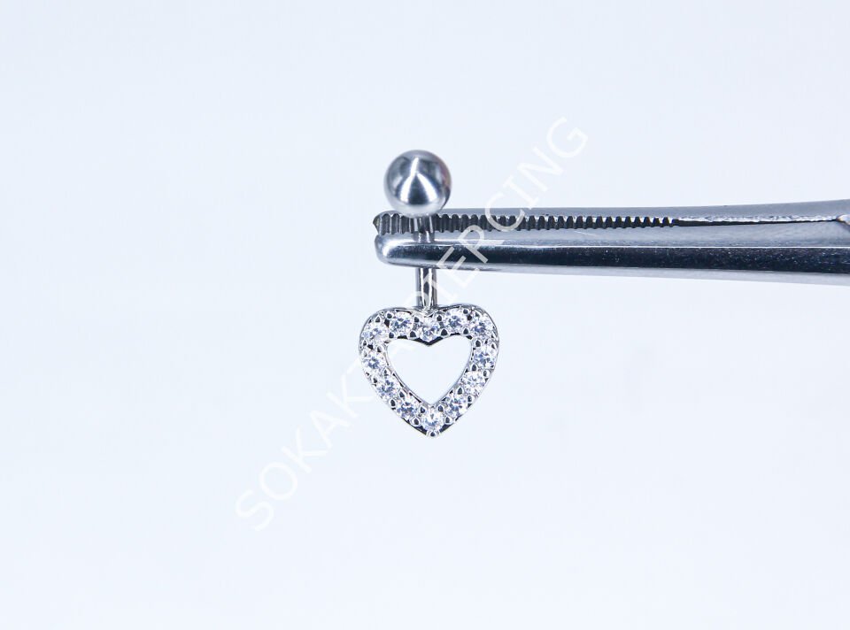 F26 - GÖBEK PİERCİNGİ