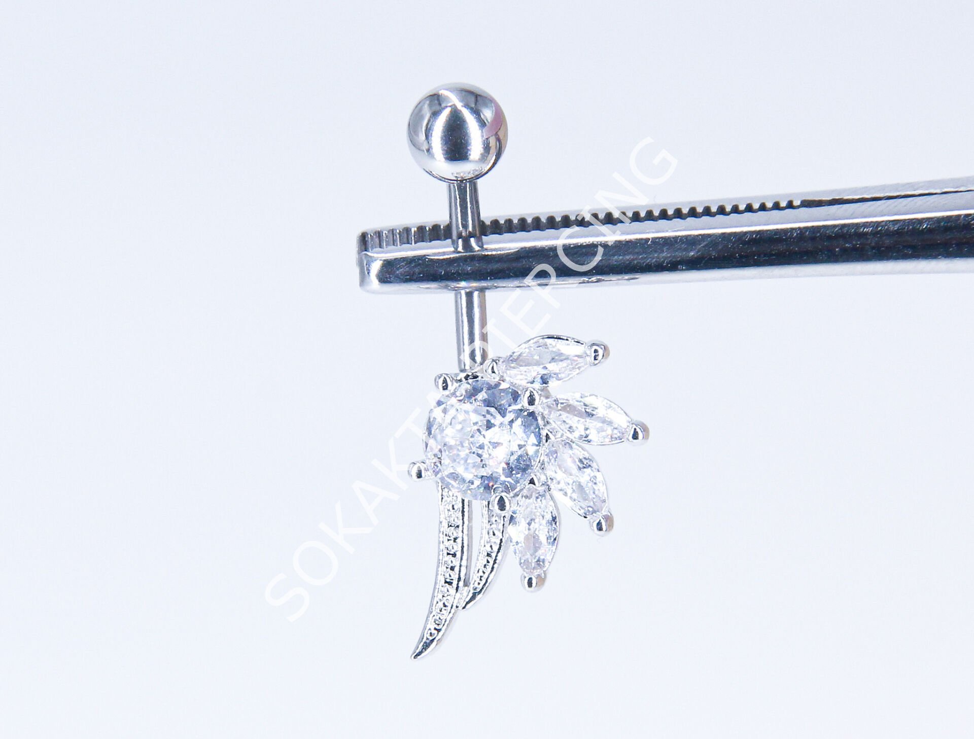 F21 - GÖBEK PİERCİNGİ